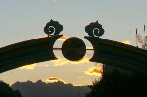 Tibet: Lhasa - Tibetan quarter sunset