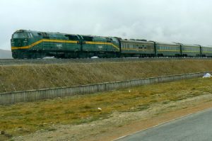 Tibet - the railroad from Lhasa to Beijing (2400 miles)