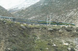 Tibet - the railroad from Lhasa to Beijing (2400 miles)