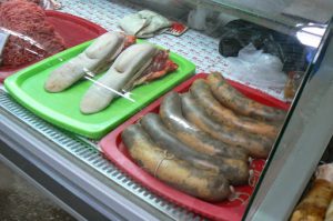 Uzbekistan - Tashkent:  cow tongue and horsemeat sausage in Chorsu