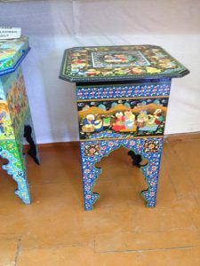 Uzbekistan: Bukhara Sayfiddin shop with hand-painted stools..