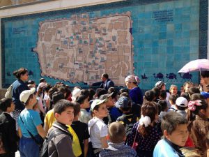 Uzbekistan: Khiva A teacher tries to explain the map of Khiva