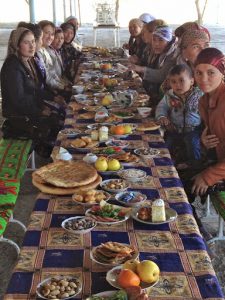 Uzbekistan: Bukhara the family who came ????to Bukhara to have their