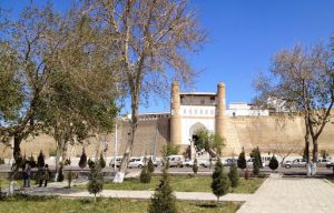 Uzbekistan: Bukhara Across from the Hoja Zayniddin Mosque is the monumental