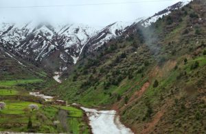 Uzbekistan: drive from Tashkent to Andijan in the ????Fergana Valley. Higher