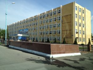 Uzbekistan: Fergana City ????university building.