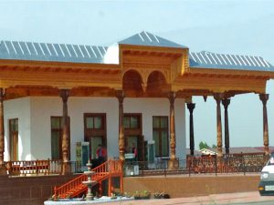 Uzbekistan: Fergana City a chaikhana (teahouse) along the road.