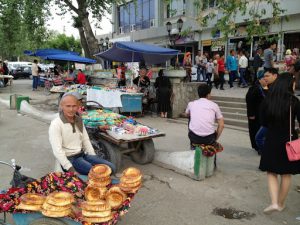 Uzbekistan: Fergana City ????Sunday central farmers market, known as Eski (Old)