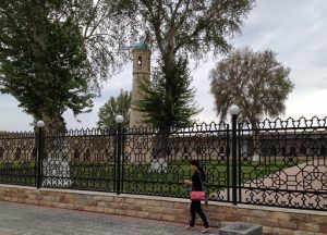 Uzbekistan: Kokand City Approaching Jami mosque campus, the most important mosque