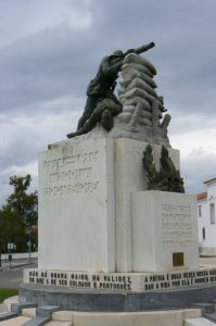 Portugal, Estremoz: realistic memorial  to World War I soldier victims