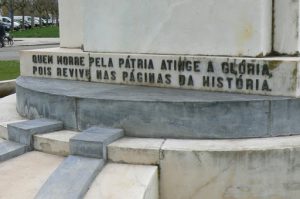 Portugal, Estremoz: memorial  to World War I soldier victims Literal