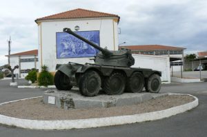 Portugal, Estremoz: old tank in cavalry base camp court