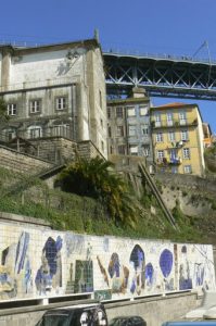 Portugal, Porto City: odd colors and angles