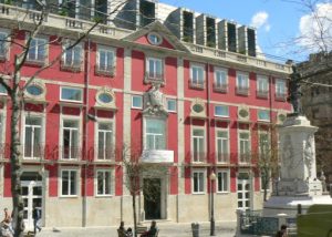 Portugal, Porto City: colorful school