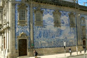 Portugal, Porto City: close-up of Capela da Almas