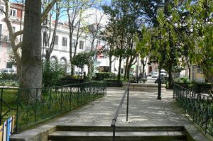 Portugal, Lisbon: small leafy park