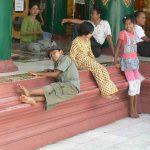 Burma, Rangoon; Shwedagon Pagoda visitors