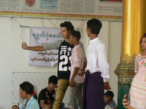 Burma, Rangoon; Shwedagon Pagoda; selfie