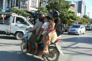 Burma, Mandalay: family of 5 on a bike