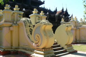 Burma, Mandalay: Shwe In Bin Kyaung monastery entry steps