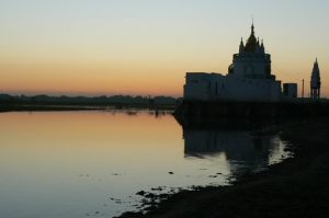 Burma: Mandalay: sunset on Lake Taungthaman
