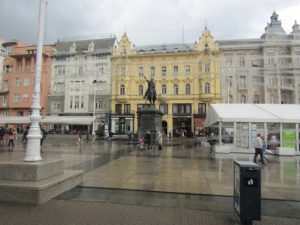 Croatia, Zagreb: Ban Jela????i????? Square is the central square of