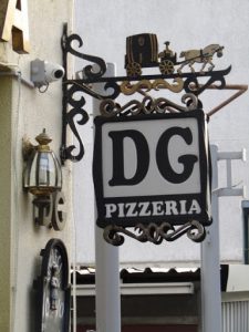 Croatia, Zagreb: fashion pizza?
